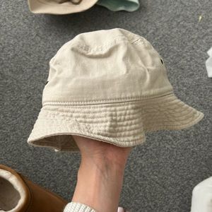 TAN BUCKET HAT